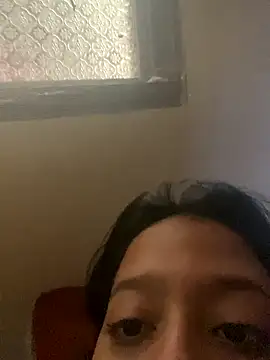 laila044 online show from 10.23.25