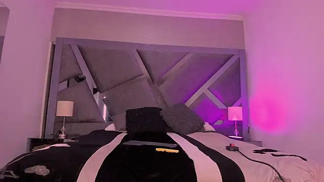 JulietaHazze online show from 10.18.25