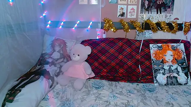 Snapshot of Usagi_Blush_ chatting on 12.14.24 Usagi Blush online show from 12.14.24