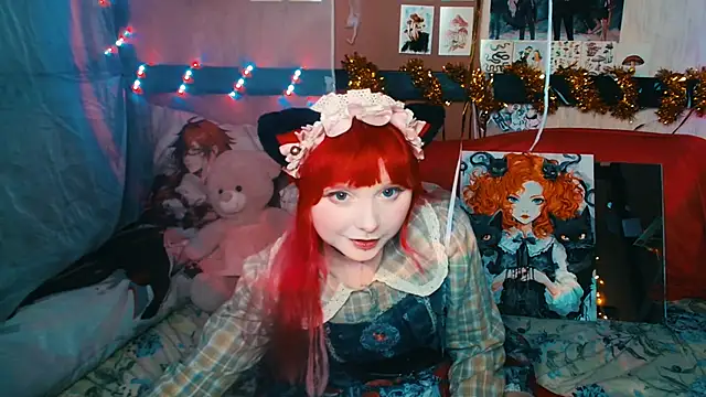 Snapshot of Usagi_Blush_ chatting on 12.15.24 Usagi Blush online show from 12.15.24