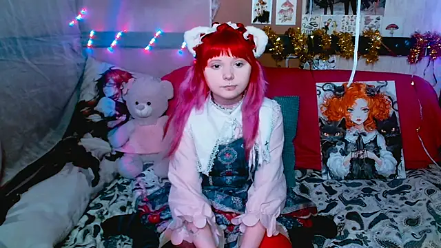 Snapshot of Usagi_Blush_ chatting on 12.20.24 Usagi Blush online show from 12.20.24