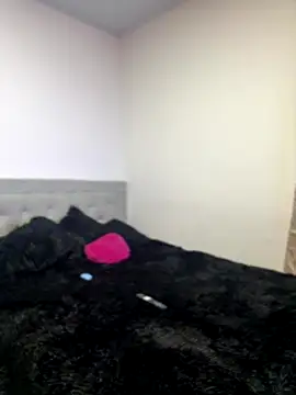 Snapshot of amelye_saens chatting on 10.27.25 amelye saens online show from 10.27.25