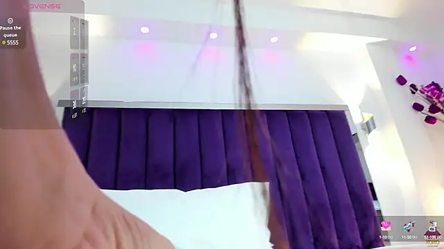 SaraRiley online show from 02.04.25