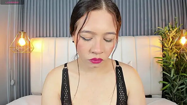 SaraRiley online show from 11.27.25