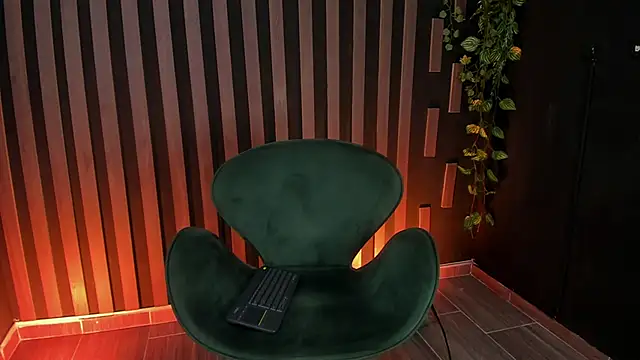 Kleeopatra  online show from 01.25.25