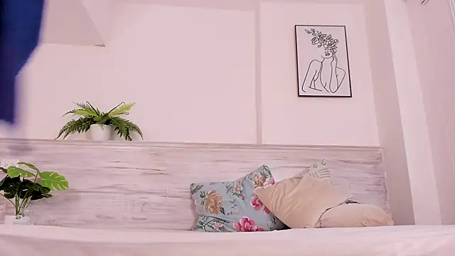 Alaia Ferrer  online show from 01.23.25