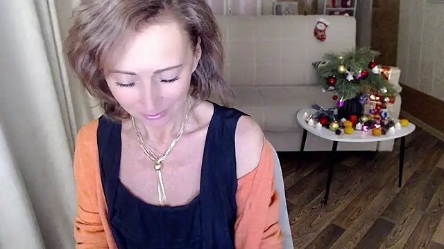 Snapshot of HornyMilf_777 chatting on 12.26.24 HornyMilf 777 online show from 12.26.24