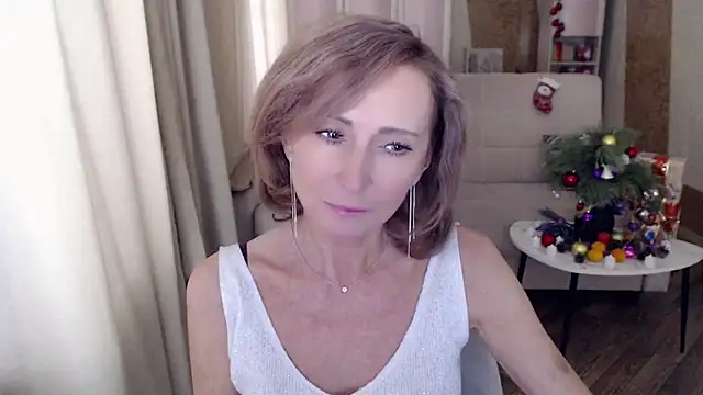 Snapshot of HornyMilf_777 chatting on 12.27.24 HornyMilf 777 online show from 12.27.24
