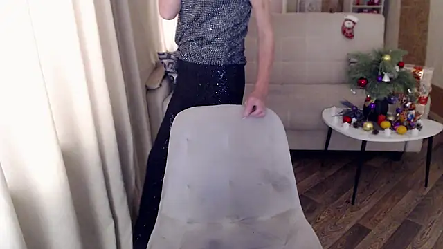 Snapshot of HornyMilf_777 chatting on 12.28.24 HornyMilf 777 online show from 12.28.24