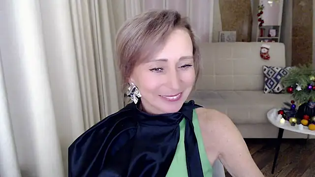 Snapshot of HornyMilf_777 chatting on 01.03.25 HornyMilf 777 online show from 01.03.25