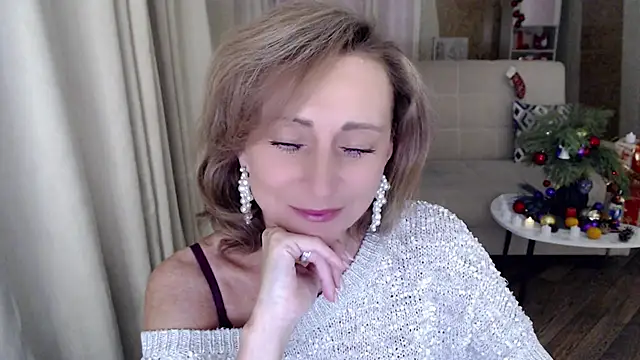 Snapshot of HornyMilf_777 chatting on 01.08.25 HornyMilf 777 online show from 01.08.25