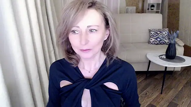 Snapshot of HornyMilf_777 chatting on 01.17.25 HornyMilf 777 online show from 01.17.25
