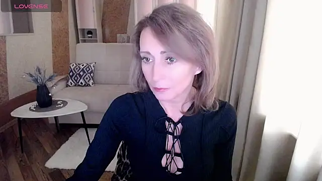 Snapshot of HornyMilf_777 chatting on 02.06.25 HornyMilf 777 online show from 02.06.25
