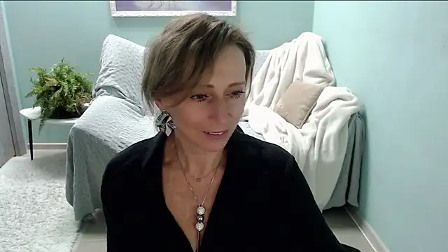 Snapshot of HornyMilf_777 chatting on 03.14.25 HornyMilf 777 online show from 03.14.25