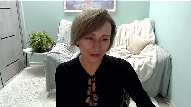 Snapshot of HornyMilf_777 chatting on 03.15.25 HornyMilf 777 online show from 03.15.25