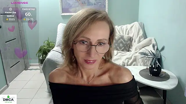Snapshot of HornyMilf_777 chatting on 07.18.26 HornyMilf 777 online show from 07.18.26
