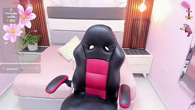 Snapshot of MILEY_JOAS2 chatting on 02.18.26 MILEY JOAS2 online show from 02.18.26