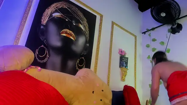 Snapshot of CandyQueenGold chatting on 03.16.25 CandyQueenGold online show from 03.16.25