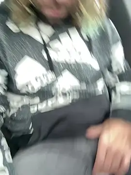 4kUsh2Fashion0 online show from 12.16.24