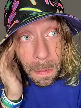 4kUsh2Fashion0 online show from 12.25.24