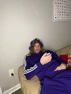 4kUsh2Fashion0 online show from 02.03.25