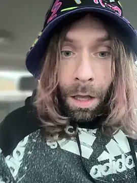 4kUsh2Fashion0 online show from 03.06.25