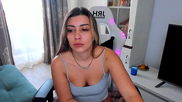 Snapshot of EveEvian chatting on 01.14.25 EveEvian online show from 01.14.25
