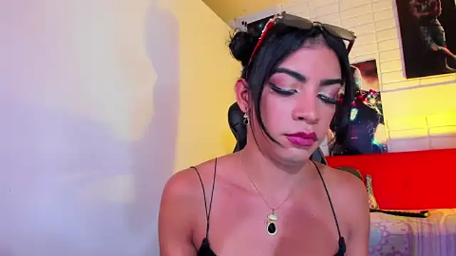 Alahia Rodriguez online show from 02.06.25