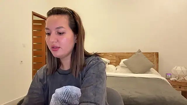 Nelly Fischer online show from 09.16.25