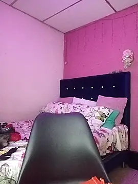 EllisW8 online show from 10.13.25