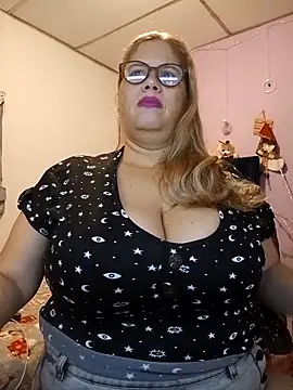 EllisW8 online show from 12.14.25