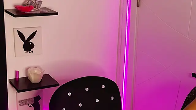 Snapshot of MissAmeliaa chatting on 09.21.25 MissAmeliaa online show from 09.21.25