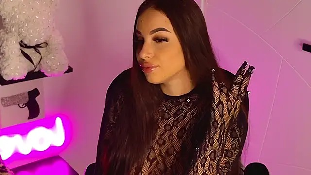 Snapshot of MissAmeliaa chatting on 10.27.25 MissAmeliaa online show from 10.27.25