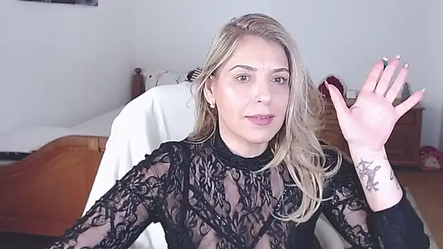 Snapshot of evamaria2024 chatting on 02.14.25 evamaria2024 online show from 02.14.25