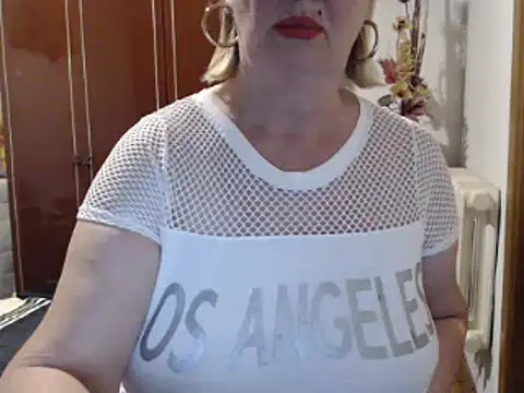 Secretfox online show from 10.02.25