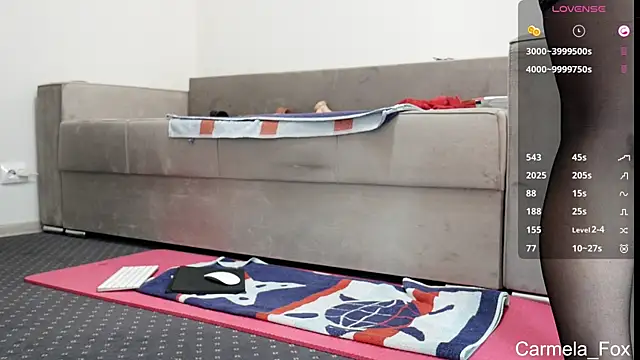 Snapshot of Carmela_fox chatting on 10.15.25 Carmela fox online show from 10.15.25