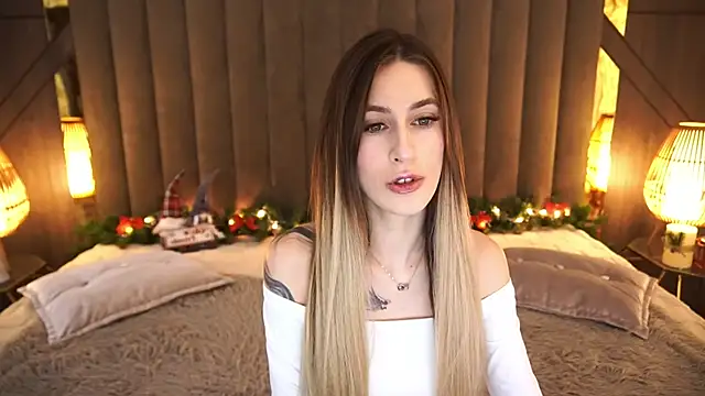 Snapshot of Sexy_Lava chatting on 12.28.24 Sexy Lava online show from 12.28.24