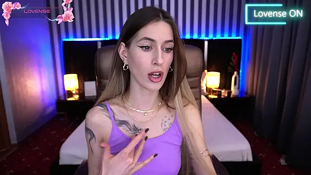 Snapshot of Sexy_Lava chatting on 03.15.25 Sexy Lava online show from 03.15.25