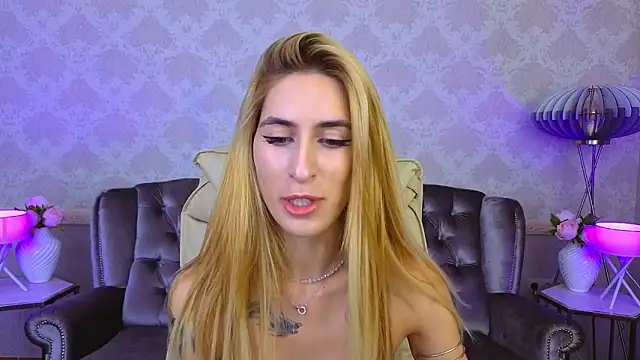 Snapshot of Sexy_Lava chatting on 09.16.25 Sexy Lava online show from 09.16.25