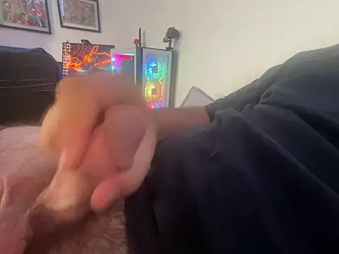 Snapshot of HardlyaBrigade chatting on 07.18.26 HardlyaBrigade online show from 07.18.26