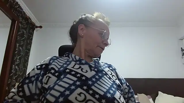 Snapshot of asleycavta chatting on 10.05.25 asleycavta online show from 10.05.25