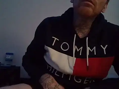 Snapshot of jtexas05 chatting on 11.06.25 jtexas05 online show from 11.06.25