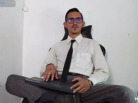 HomeAloneK online show from 12.14.25