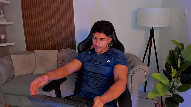 Snapshot of liam_collins21 chatting on 09.23.25 liam collins21 online show from 09.23.25