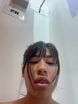 Snapshot of kim_monti chatting on 02.13.26 kim monti online show from 02.13.26