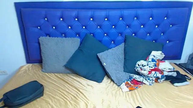 Snapshot of kiwii_nasty chatting on 09.18.25 kiwii nasty online show from 09.18.25