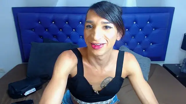 Snapshot of kiwii_nasty chatting on 10.15.25 kiwii nasty online show from 10.15.25