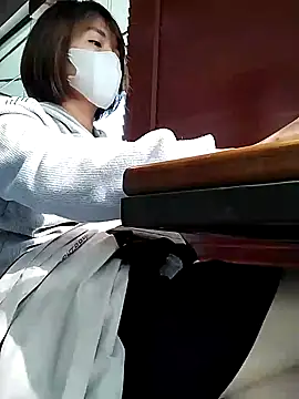 Michiko1 online show from 01.25.25