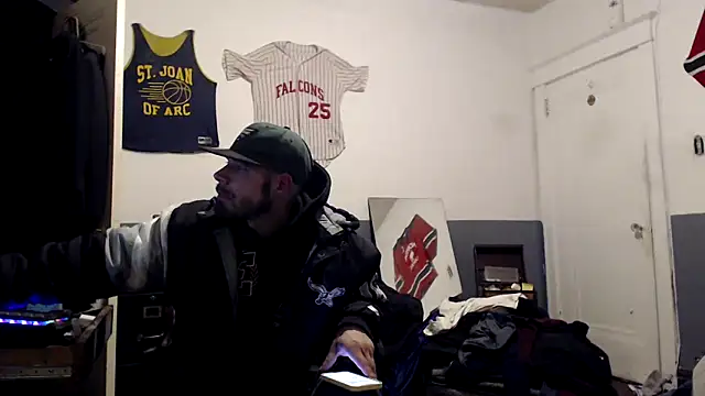 Snapshot of sledge901 chatting on 01.28.25 sledge901 online show from 01.28.25