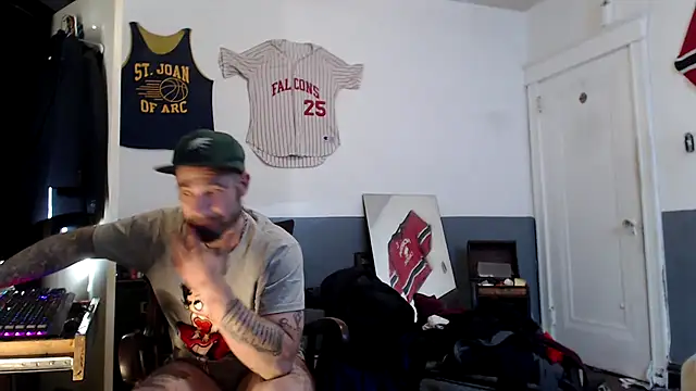 Snapshot of sledge901 chatting on 01.28.25 sledge901 online show from 01.28.25